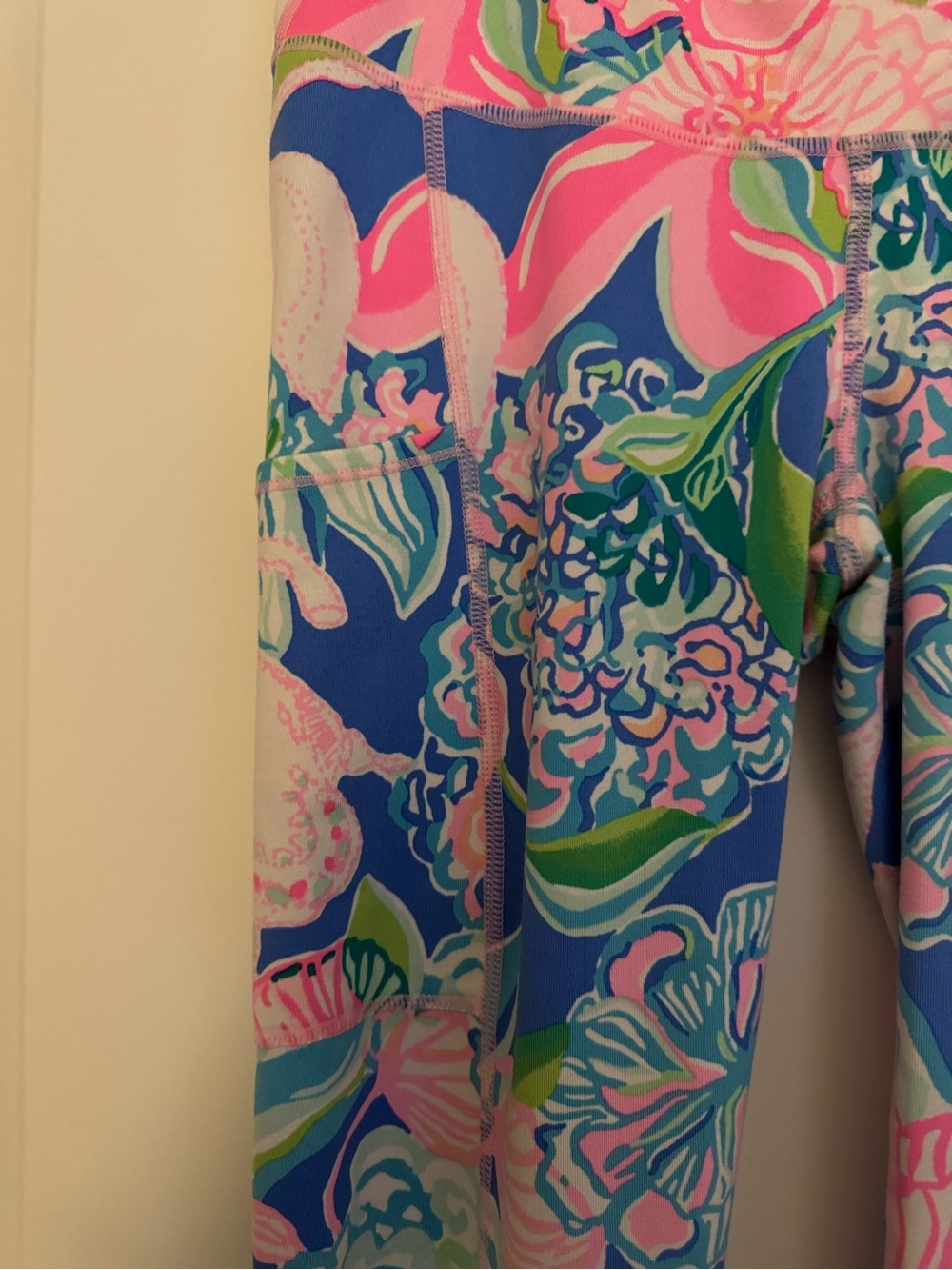 Lilly Pulitzer Luxletic leggings size small - Picture 2 of 3